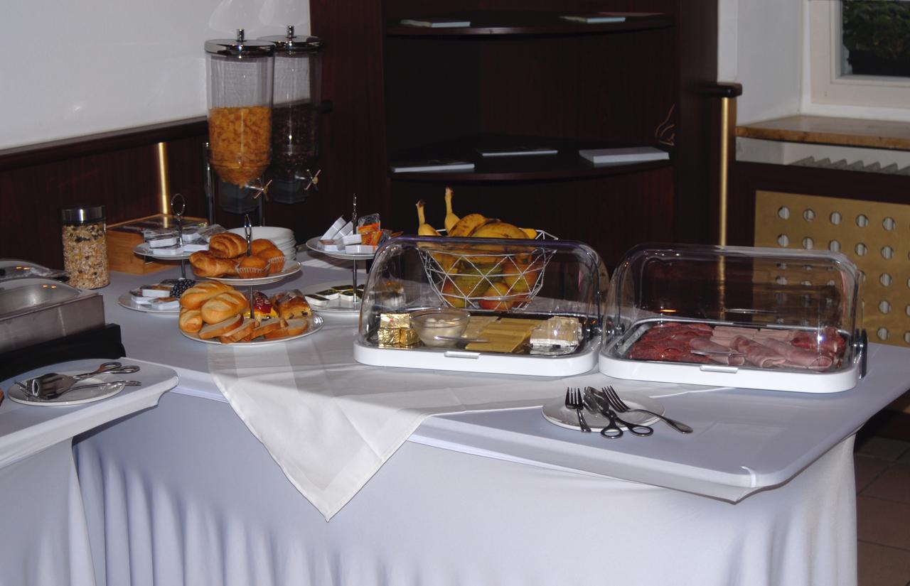 Hôtel Adler Treuchtlingen Extérieur photo