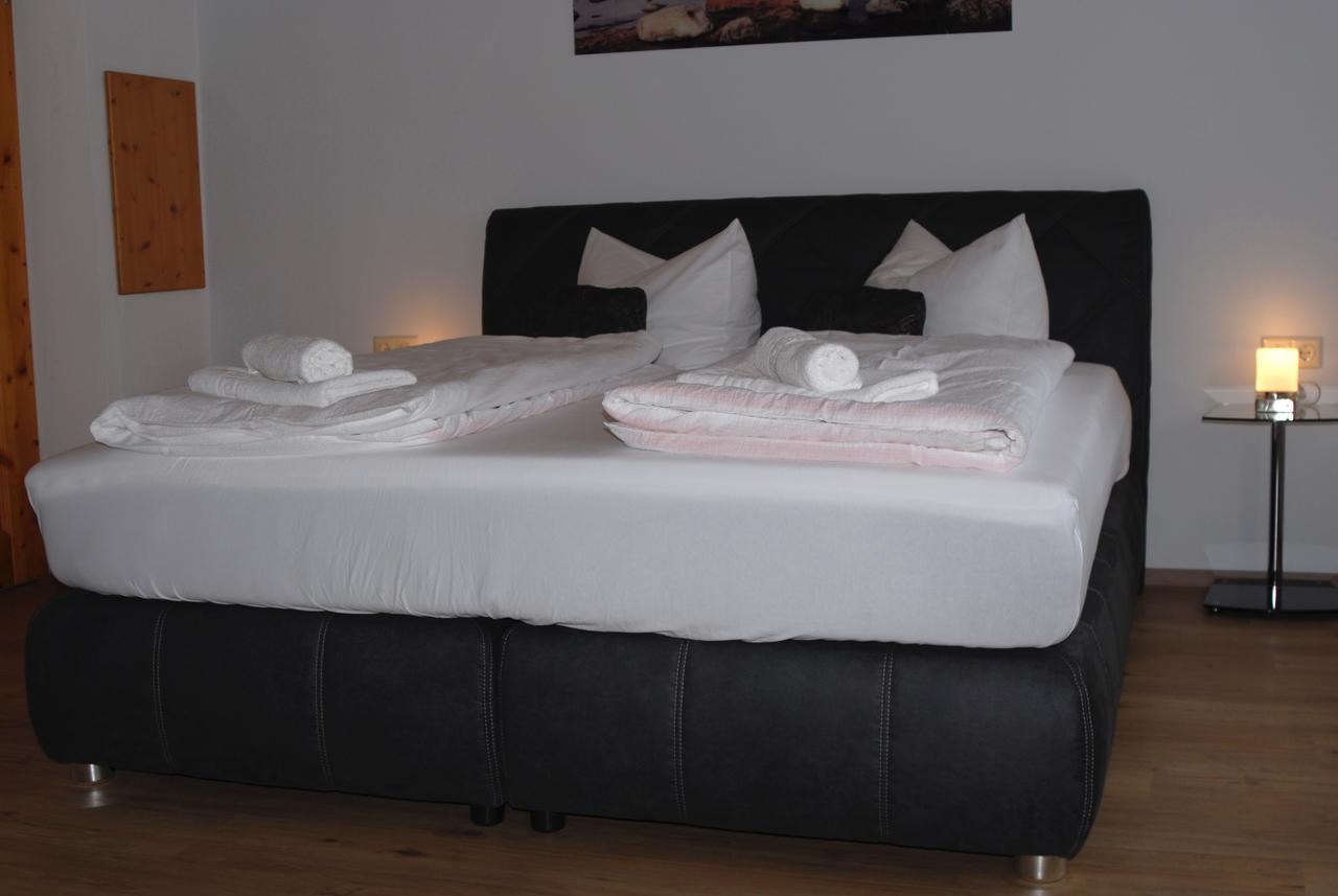 Hôtel Adler Treuchtlingen Extérieur photo