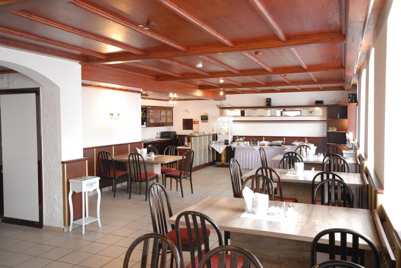Hôtel Adler Treuchtlingen Extérieur photo